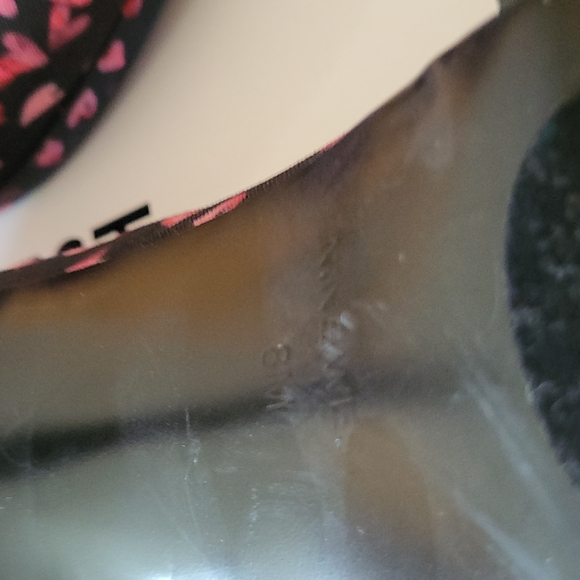 Shoes and handbag - Picture 5 of 6